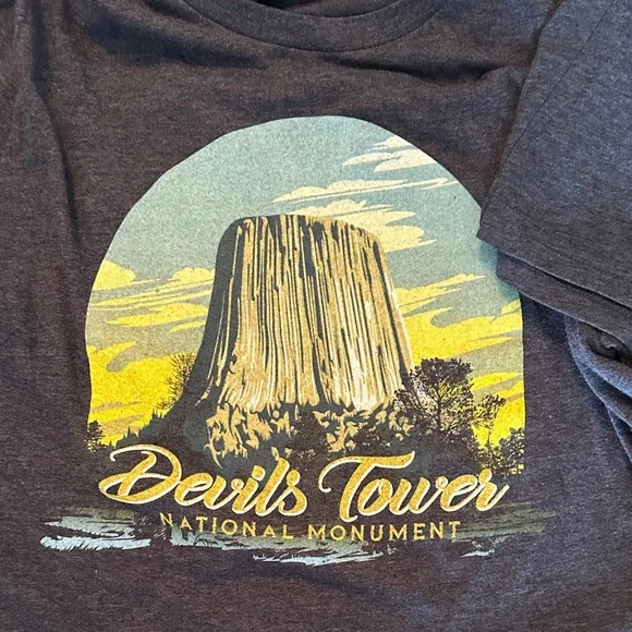 LAST CHANCE - GONE END OF MARCH Travel T-Shirt Bundle Size Small Assortment - Picture 5 of 7